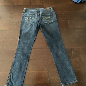 Level 99 jeans size 28 light stretch straight leg . Good condition and faded
